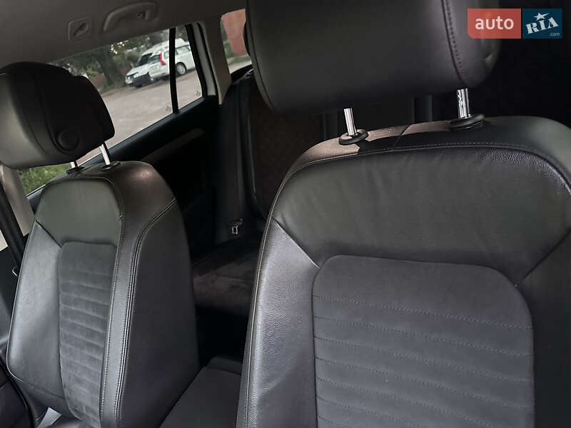Універсал Volkswagen Passat 2017 в Житомирі