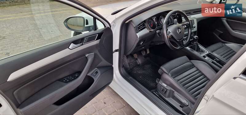 Универсал Volkswagen Passat 2016 в Львове