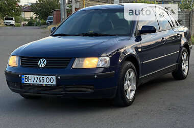 Седан Volkswagen Passat 1998 в Одессе