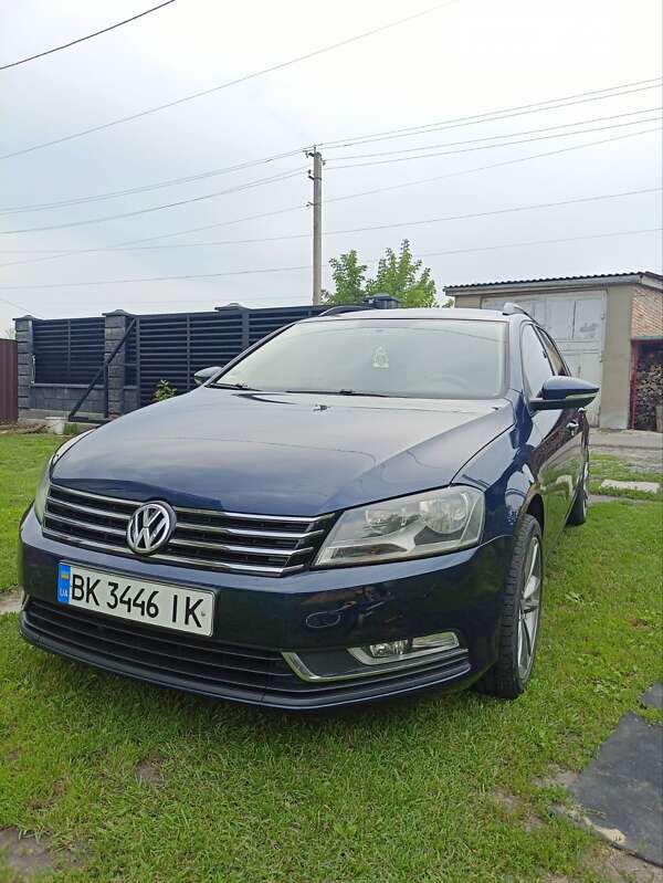 Універсал Volkswagen Passat 2010 в 