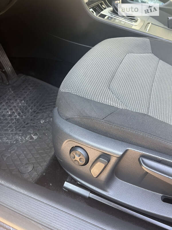 Универсал Volkswagen Passat 2011 в Самборе