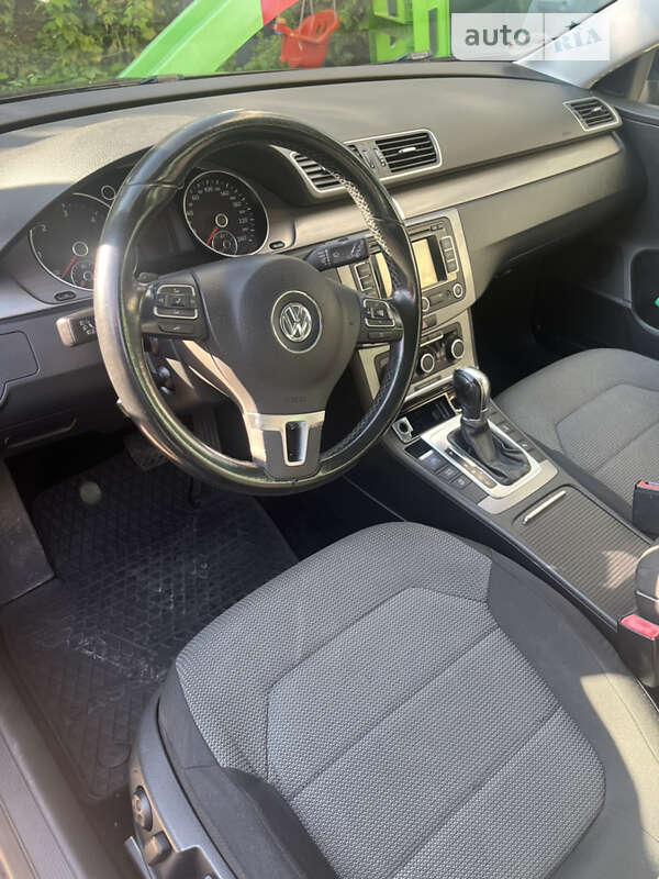 Универсал Volkswagen Passat 2011 в Самборе