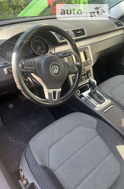 Универсал Volkswagen Passat 2011 в Самборе