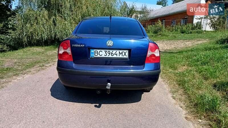 Седан Volkswagen Passat 2001 в Східниці