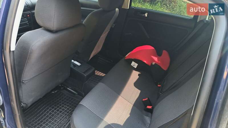 Седан Volkswagen Passat 2001 в Східниці