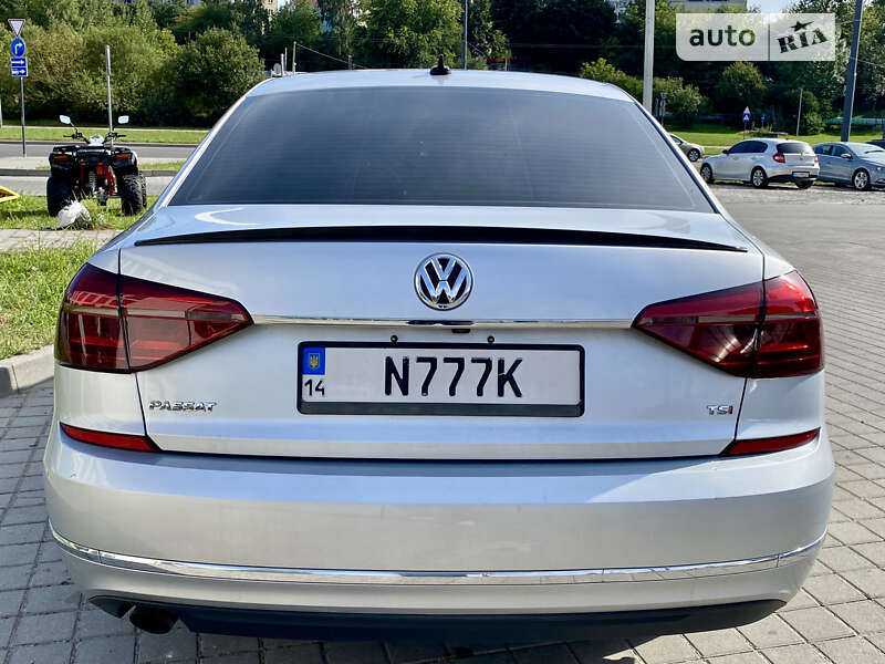 Седан Volkswagen Passat 2015 в Львове