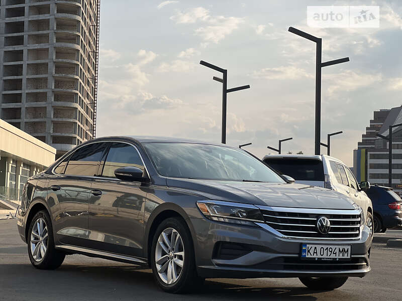 Седан Volkswagen Passat 2020 в Днепре