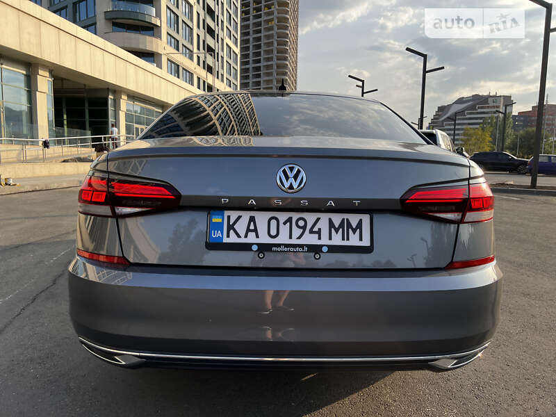 Седан Volkswagen Passat 2020 в Днепре