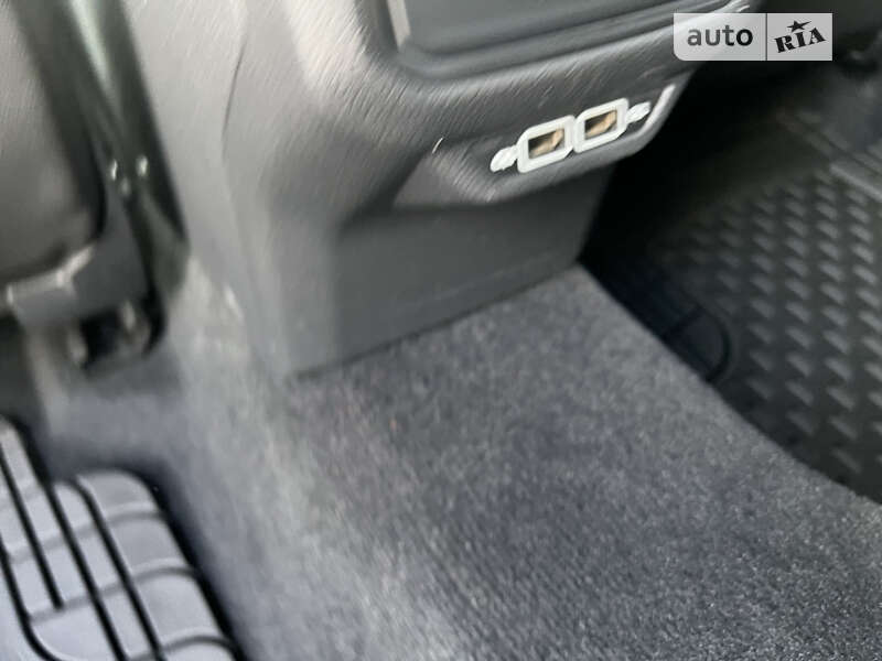 Седан Volkswagen Passat 2020 в Днепре