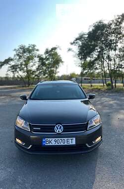 Универсал Volkswagen Passat 2012 в Киеве