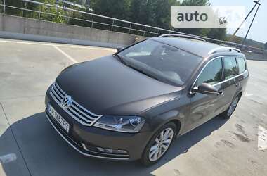 Універсал Volkswagen Passat 2013 в Києві