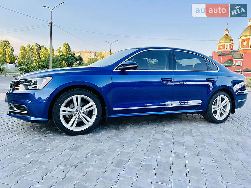 Седан Volkswagen Passat 2016 в Кам'янському