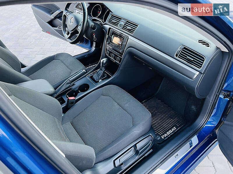 Седан Volkswagen Passat 2016 в Кам'янському