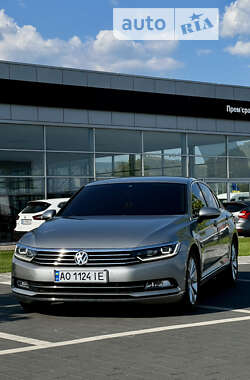 Седан Volkswagen Passat 2014 в Мукачевому