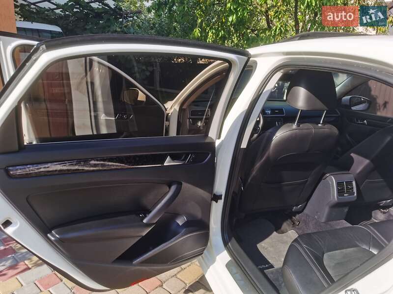 Седан Volkswagen Passat 2013 в Калуші