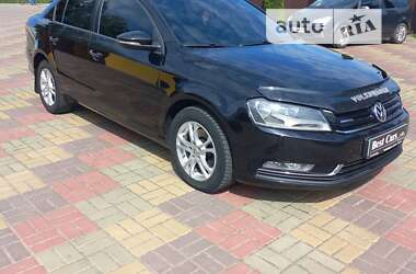 Седан Volkswagen Passat 2012 в Києві