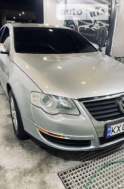 Седан Volkswagen Passat 2006 в Харькове