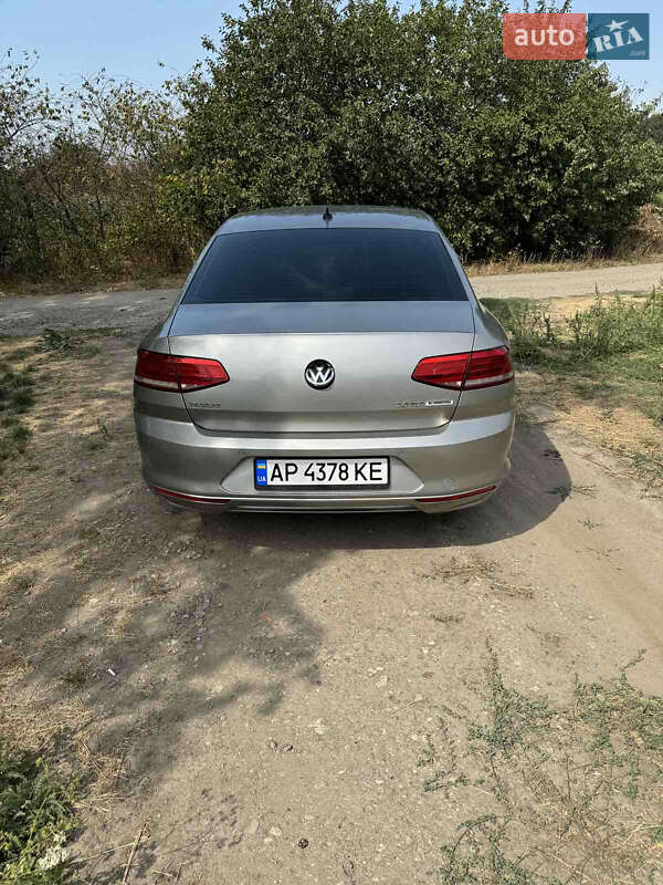 Седан Volkswagen Passat 2015 в Запоріжжі