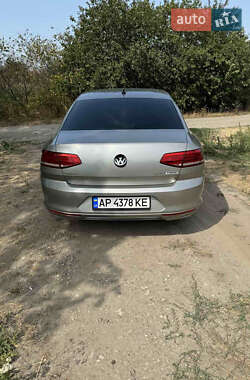 Седан Volkswagen Passat 2015 в 