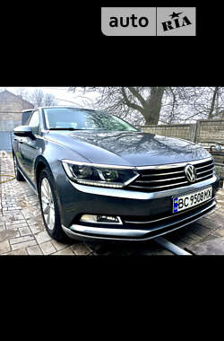 Седан Volkswagen Passat 2016 в Червонограді