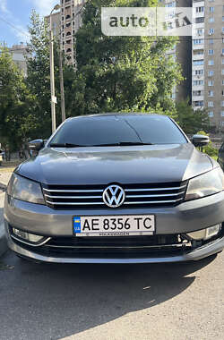 Седан Volkswagen Passat 2013 в Киеве