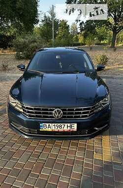 Седан Volkswagen Passat 2018 в Кропивницькому