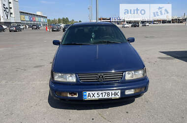 Седан Volkswagen Passat 1996 в Харькове