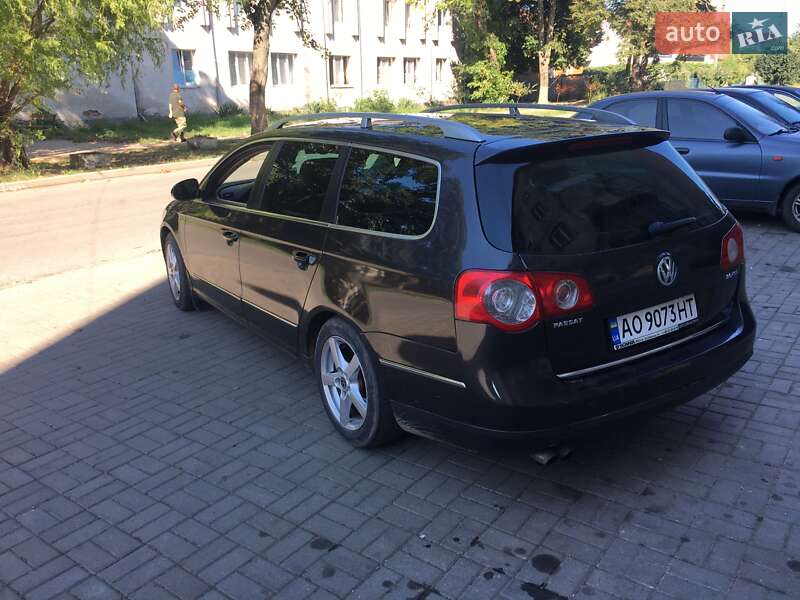 Универсал Volkswagen Passat 2006 в Хусте