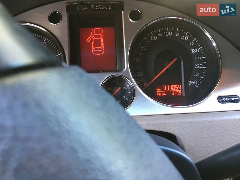 Универсал Volkswagen Passat 2006 в Хусте