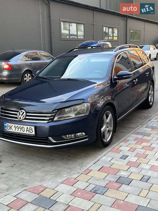 Универсал Volkswagen Passat 2011 в Вараше