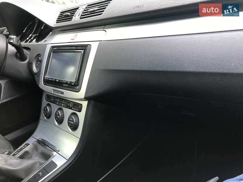 Седан Volkswagen Passat 2008 в Киеве