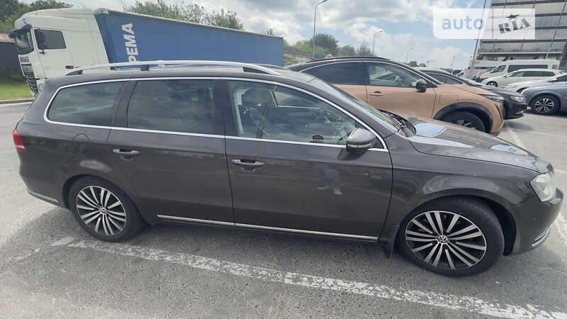 Універсал Volkswagen Passat 2013 в Львові