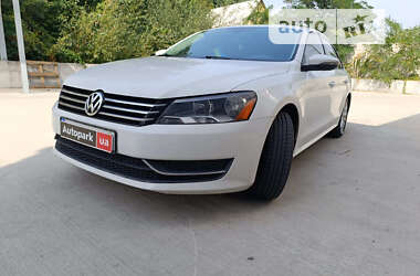 Седан Volkswagen Passat 2012 в Києві