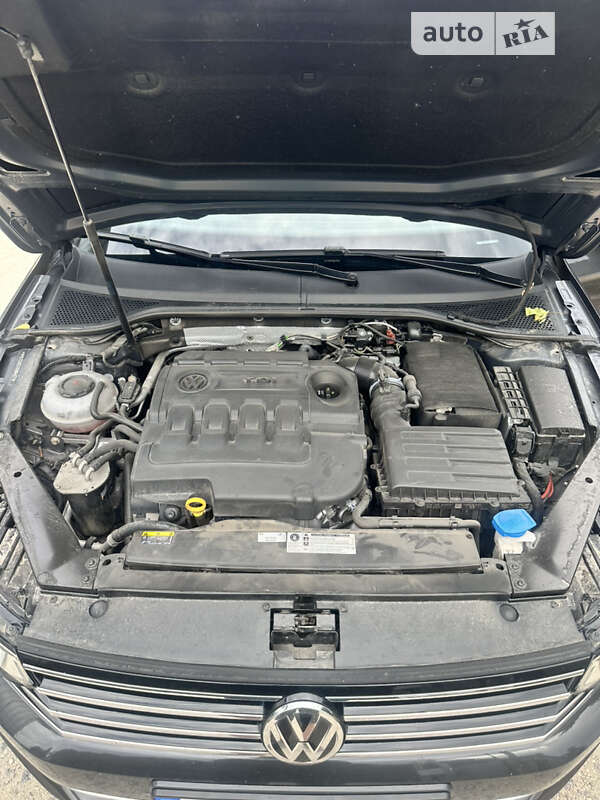 Універсал Volkswagen Passat 2017 в Волочиську