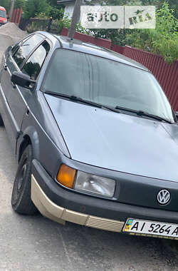 Седан Volkswagen Passat 1989 в Рокитному