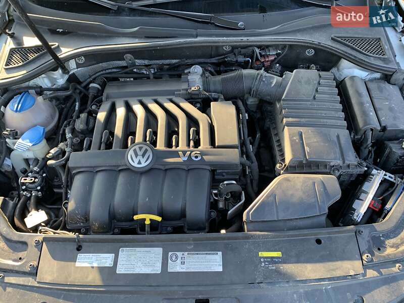 Седан Volkswagen Passat 2016 в Днепре