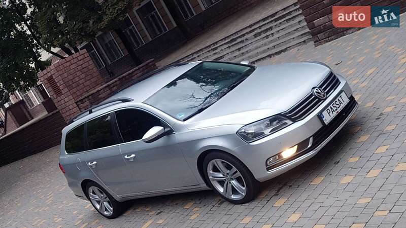 Універсал Volkswagen Passat 2013 в Одесі