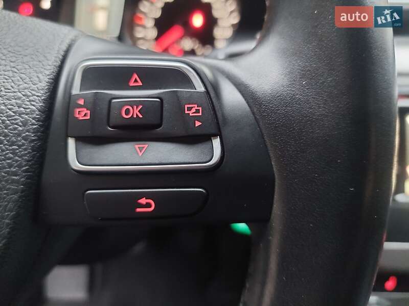 Універсал Volkswagen Passat 2013 в Одесі