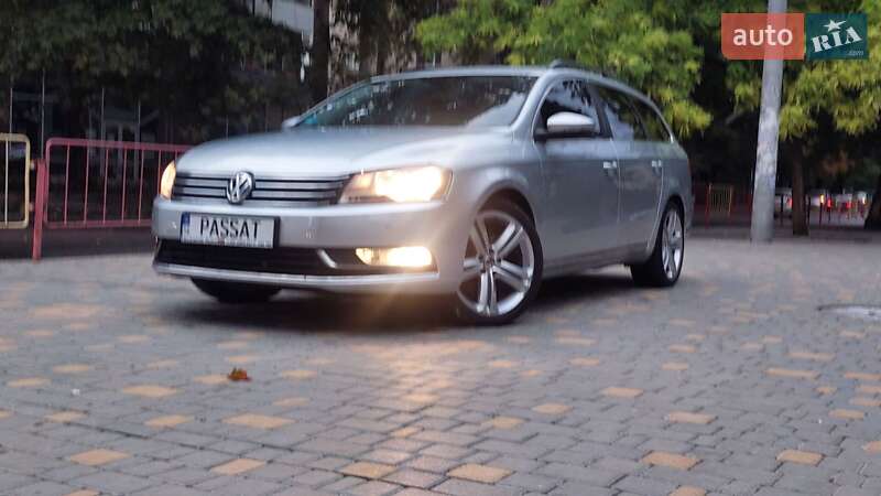 Універсал Volkswagen Passat 2013 в Одесі