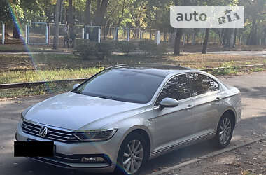 Седан Volkswagen Passat 2017 в Києві