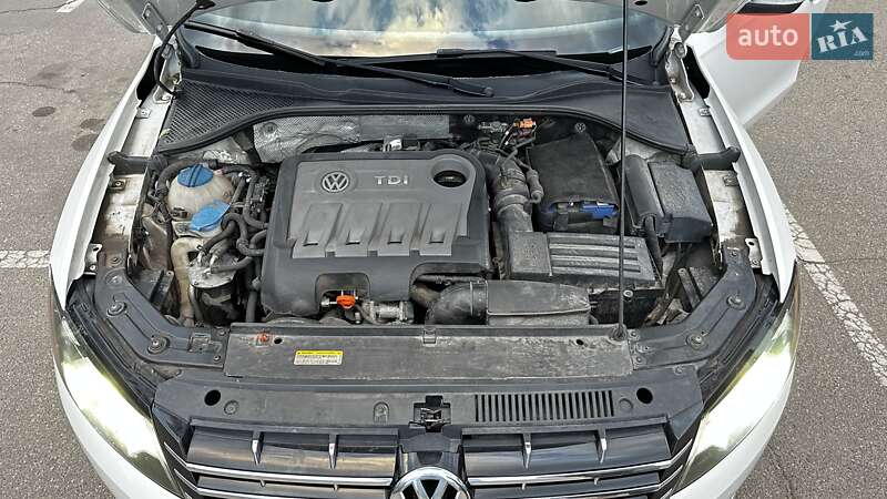 Седан Volkswagen Passat 2012 в Кривом Роге