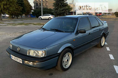 Седан Volkswagen Passat 1990 в Харкові