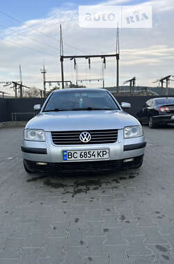 Седан Volkswagen Passat 2001 в Стрые