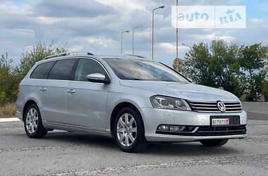 Універсал Volkswagen Passat 2012 в Ужгороді