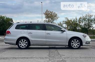 Універсал Volkswagen Passat 2012 в Ужгороді