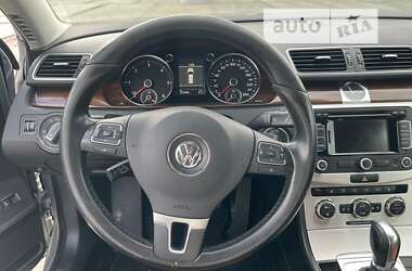 Універсал Volkswagen Passat 2012 в Ужгороді