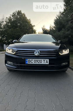 Універсал Volkswagen Passat 2015 в Хирові