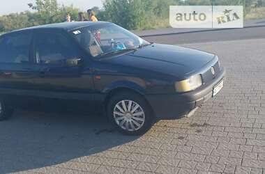 Седан Volkswagen Passat 1993 в Киеве