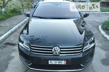 Универсал Volkswagen Passat 2011 в 