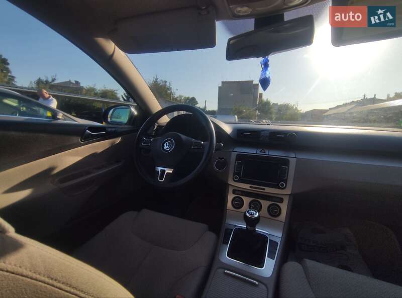 Універсал Volkswagen Passat 2009 в Старокостянтинові
